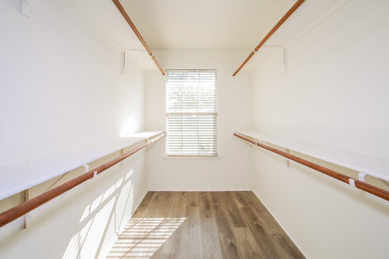 1,855/Mo, 307 Saddlebrook Dr Krum, TX 76249 Walk In Closet View