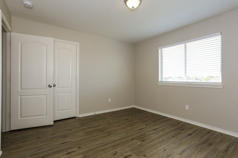 2,425/Mo, 106 Troy Ln Red Oak, TX 75154 Bedroom View 3