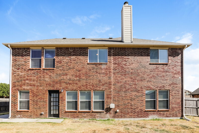 2,425/Mo, 106 Troy Ln Red Oak, TX 75154 Rear View