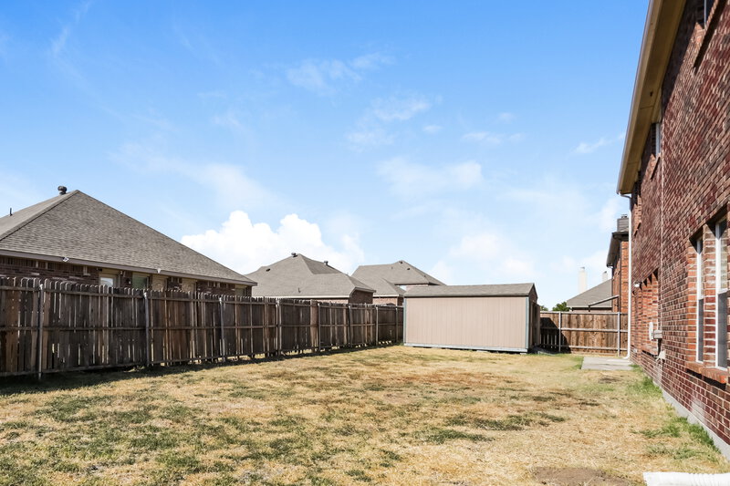 2,425/Mo, 106 Troy Ln Red Oak, TX 75154 Backyard View
