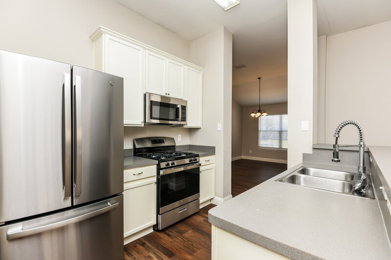 2,670/Mo, 7606 Stanhope Ln Arlington, TX 76001 Kitchen View 2