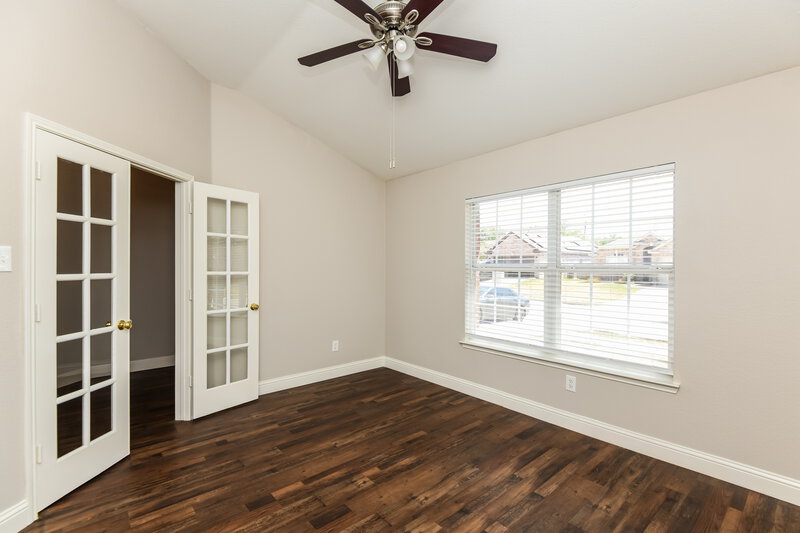 2,670/Mo, 7606 Stanhope Ln Arlington, TX 76001 Office View