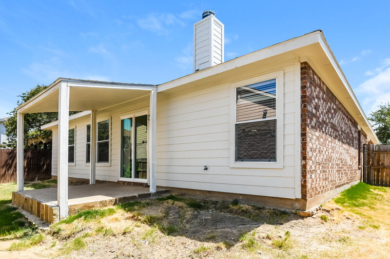 2,670/Mo, 7606 Stanhope Ln Arlington, TX 76001 Rear View