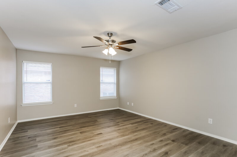 2,495/Mo, 828 Thorton Dr Cedar Hill, TX 75104 Main Bedroom View