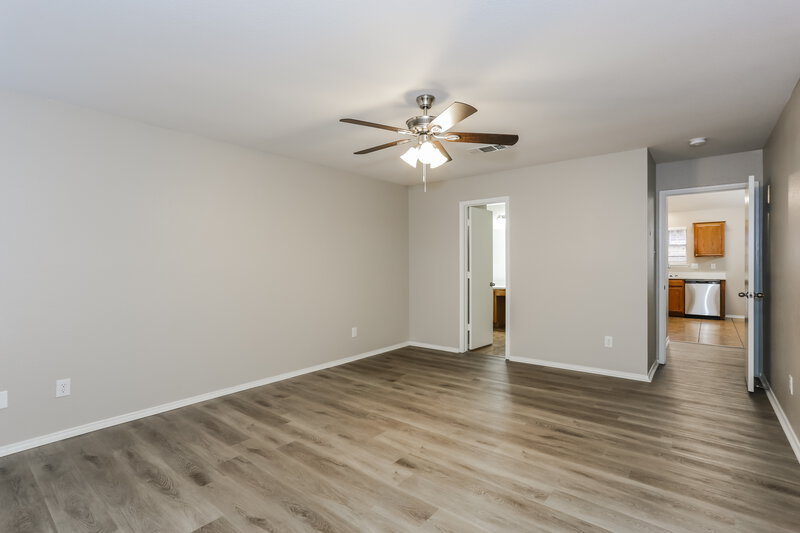 2,495/Mo, 828 Thorton Dr Cedar Hill, TX 75104 Main Bedroom View 2