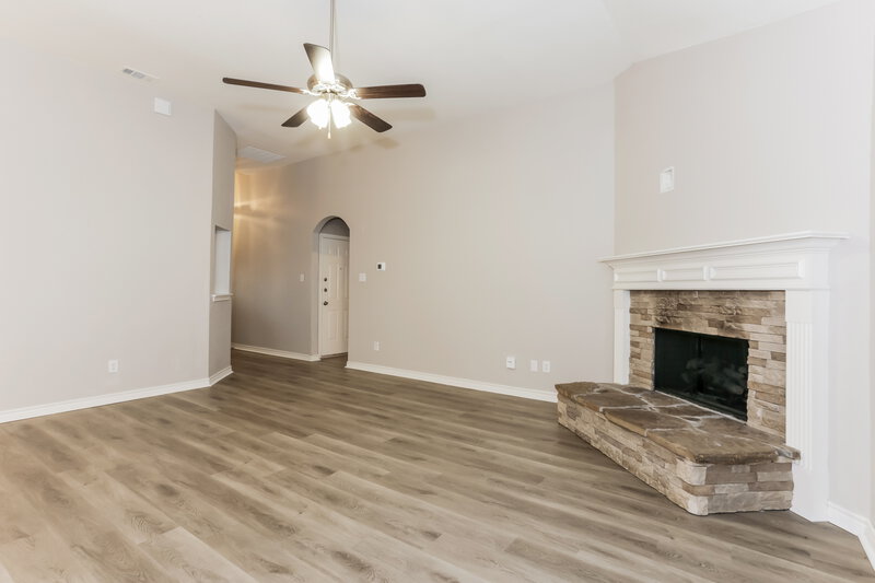 2,035/Mo, 1530 Fairfield Dr Forney, TX 75126 Living Room View 2