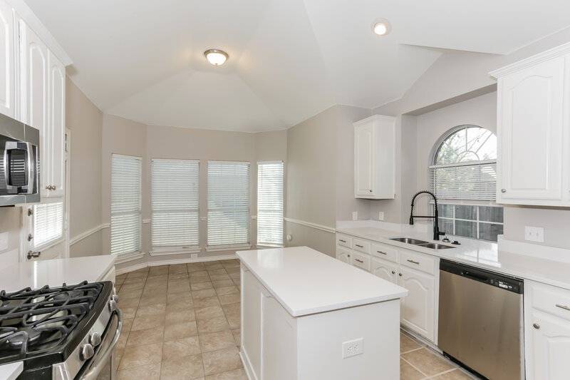 2,035/Mo, 1530 Fairfield Dr Forney, TX 75126 Kitchen View 2