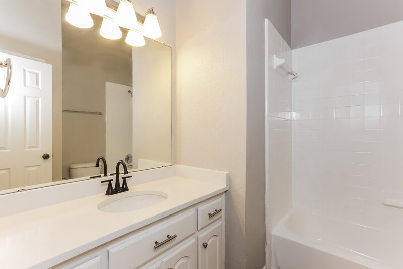 2,035/Mo, 1530 Fairfield Dr Forney, TX 75126 Bathroom View