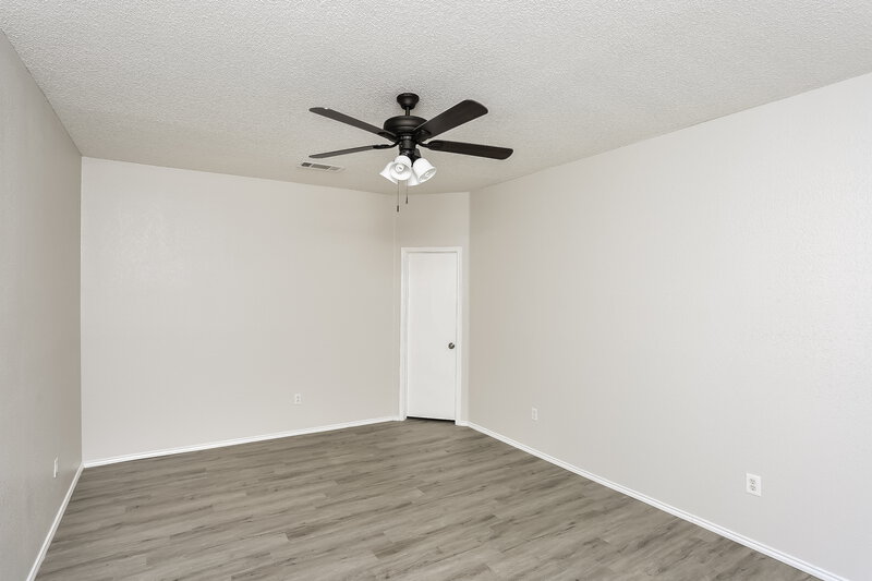 2,420/Mo, 8708 Lake Meadows Ln Hurst, TX 76053 Main Bedroom View