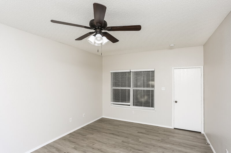2,420/Mo, 8708 Lake Meadows Ln Hurst, TX 76053 Main Bedroom View 2