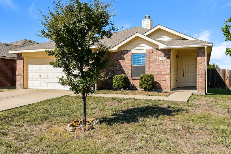 2,050/Mo, 1100 Caroline Dr Princeton, TX 75407 Front View