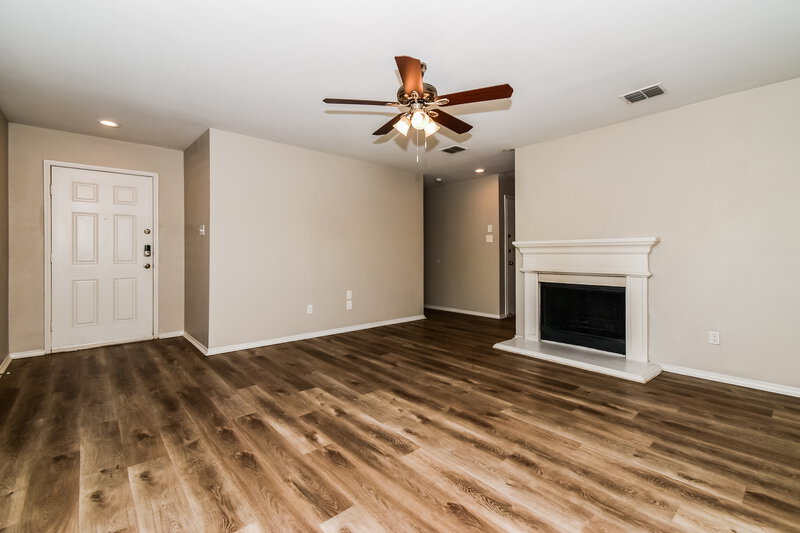 2,050/Mo, 1100 Caroline Dr Princeton, TX 75407 Living Room View