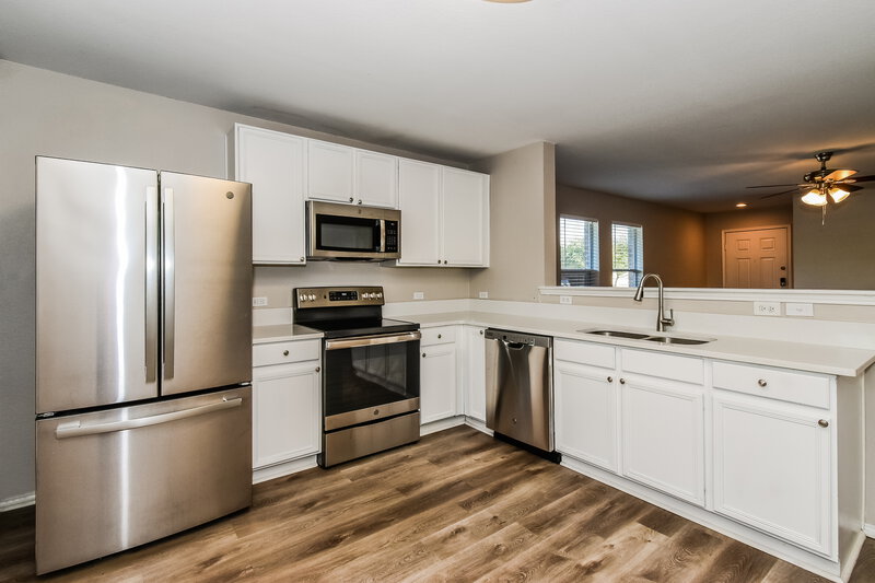 2,050/Mo, 1100 Caroline Dr Princeton, TX 75407 Kitchen View 2