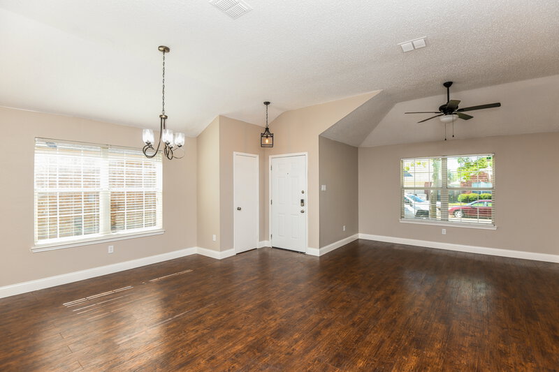 1,940/Mo, 420 Pineview Ln Fort Worth, TX 76140 Dining Room View