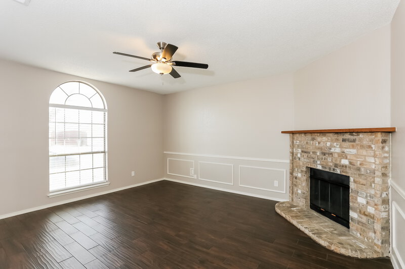 2,275/Mo, 6404 Nicole Way Arlington, TX 76002 Living Room View