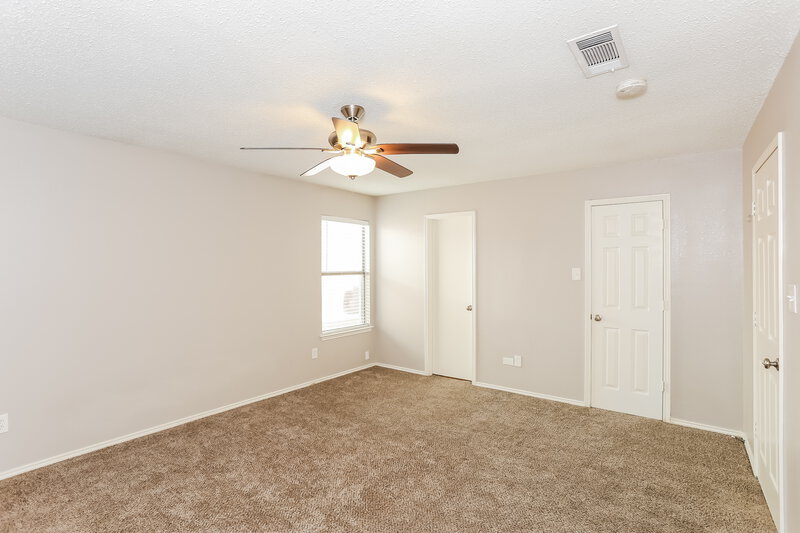 2,275/Mo, 6404 Nicole Way Arlington, TX 76002 Main Bedroom View 2