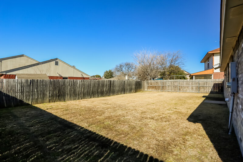 2,275/Mo, 6404 Nicole Way Arlington, TX 76002 Rear View 2