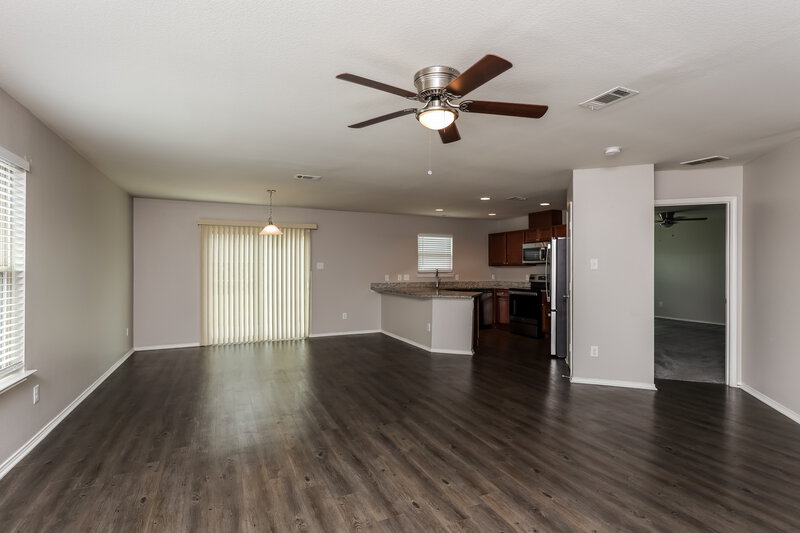 2,510/Mo, 516 Tunnel St Cedar Hill, TX 75104 Living Room View