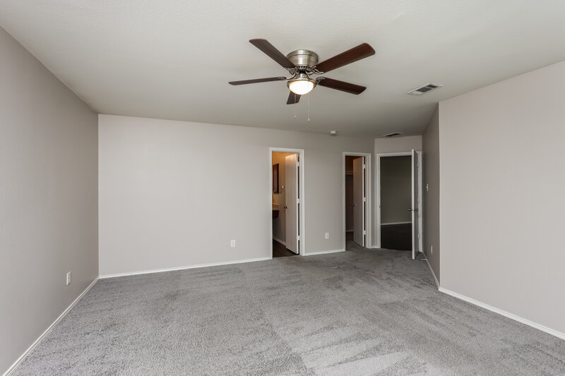 2,510/Mo, 516 Tunnel St Cedar Hill, TX 75104 Main Bedroom View 2