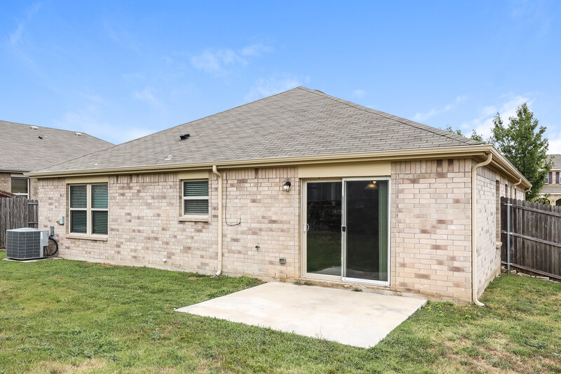 2,510/Mo, 516 Tunnel St Cedar Hill, TX 75104 Rear View
