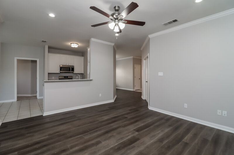 2,750/Mo, 5102 Clarksburg Ct Arlington, TX 76017 Living Room View 2