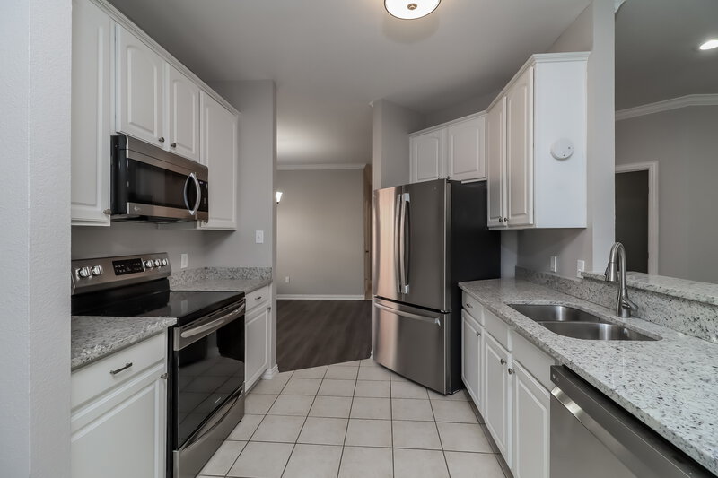 2,750/Mo, 5102 Clarksburg Ct Arlington, TX 76017 Kitchen View 2