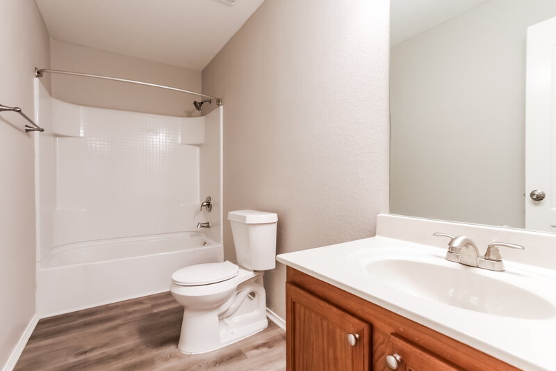 2,025/Mo, 109 Thoroughbred Dr Krum, TX 76249 Bathroom View