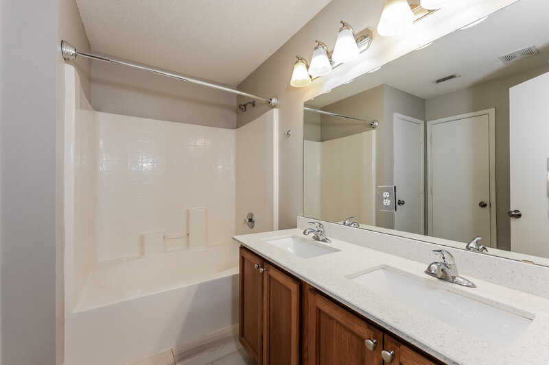 1,770/Mo, 1625 Creekridge Ct Rockwall, TX 75032 Main Bathroom View