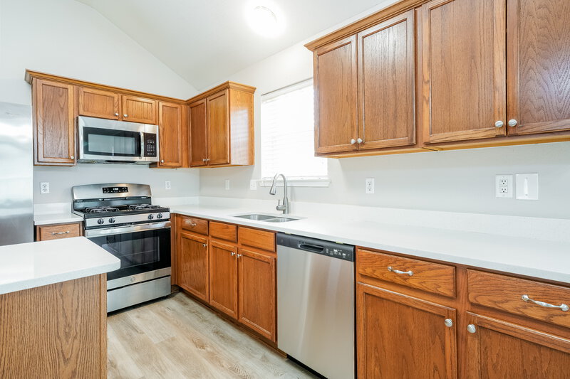 2,005/Mo, 3621 Renzel Blvd Fort Worth, TX 76116 Kitchen View 2