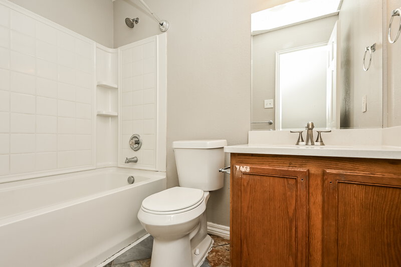 1,945/Mo, 1732 Rialto Way Fort Worth, TX 76247 Bathroom View