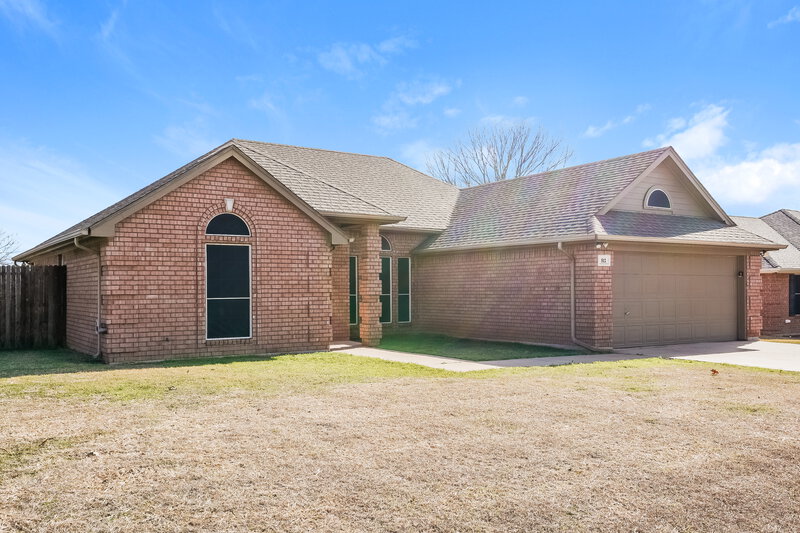 2,015/Mo, 512 Arbor Ln Burleson, TX 76028 Front View