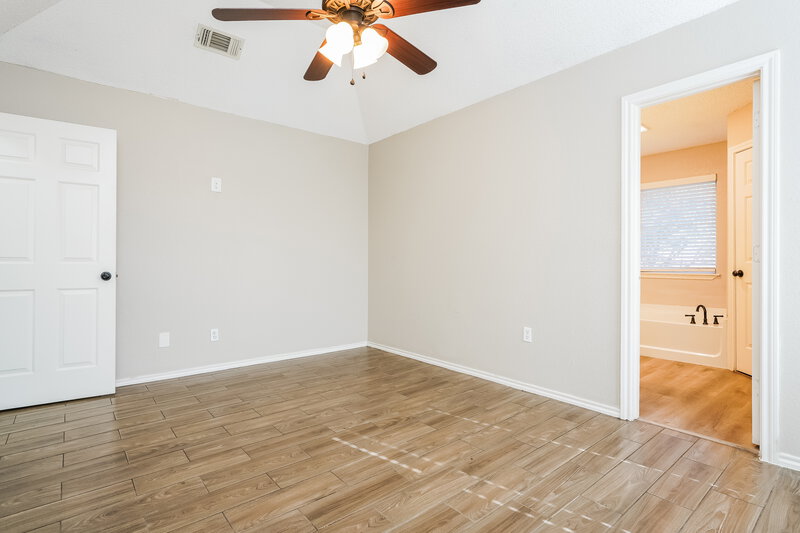 2,015/Mo, 512 Arbor Ln Burleson, TX 76028 Main Bedroom View 2