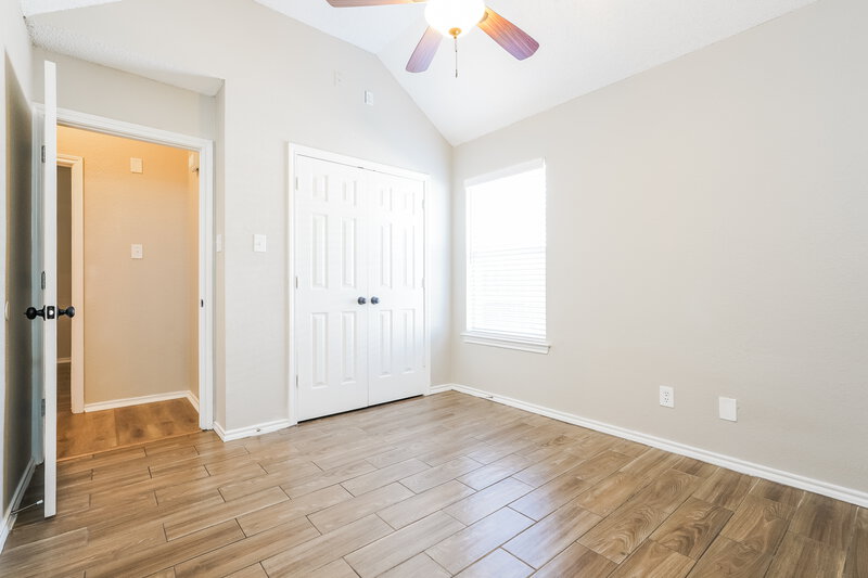 2,015/Mo, 512 Arbor Ln Burleson, TX 76028 Bedroom View