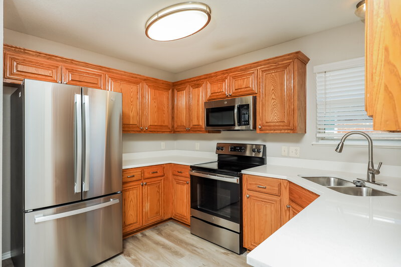 2,165/Mo, 220 McKamy Blvd Denton, TX 76207 Kitchen View 2
