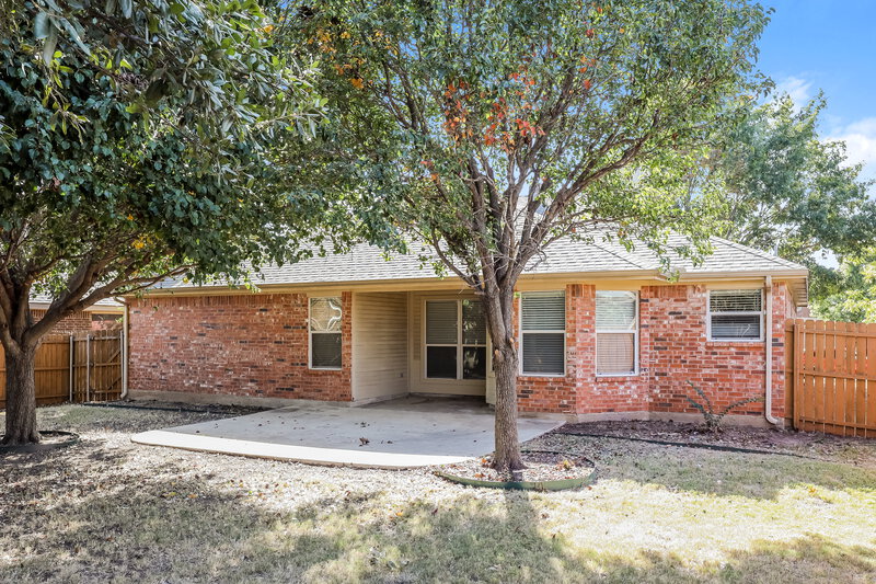 2,165/Mo, 220 McKamy Blvd Denton, TX 76207 Rear View 2