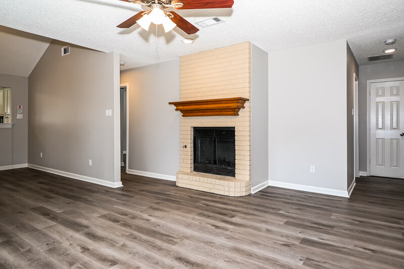 2,330/Mo, 2601 Thistle Ln Rowlett, TX 75089 Living Room View