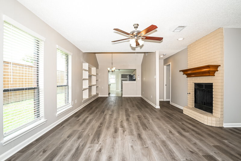 2,330/Mo, 2601 Thistle Ln Rowlett, TX 75089 Living Room View 2