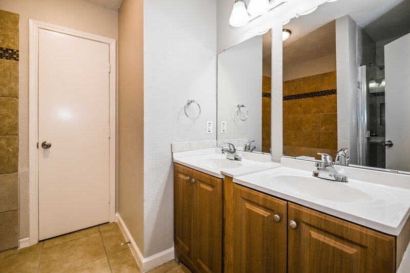 2,330/Mo, 2601 Thistle Ln Rowlett, TX 75089 Main Bathroom View