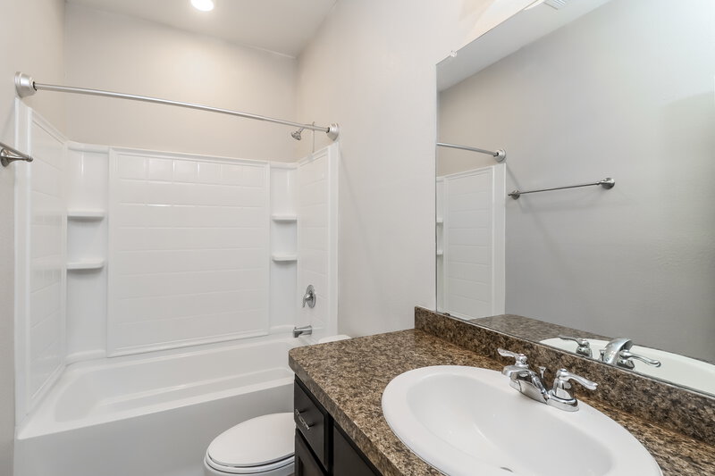 2,360/Mo, 936 Cheryl St Crowley, TX 76036 Bathroom View