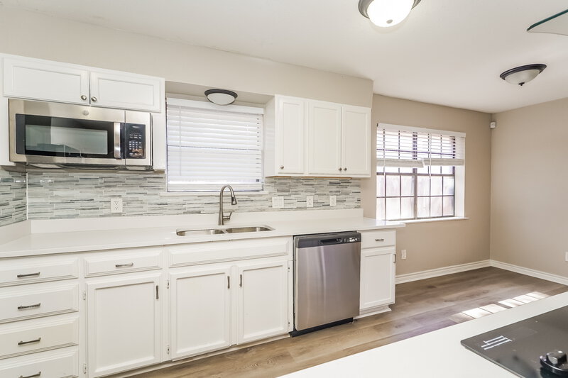 2,510/Mo, 1510 Wood Creek Dr Flower Mound, TX 75028 Kitchen View