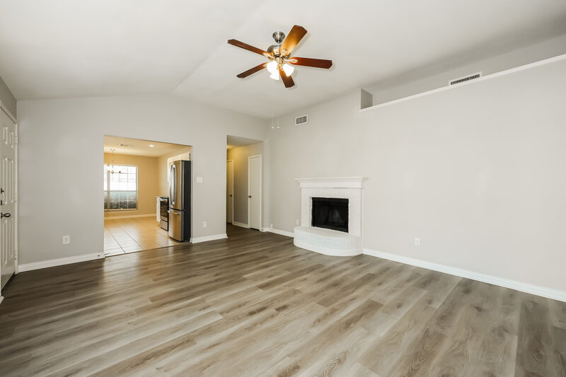 1,725/Mo, 6417 Longmont Trail Fort Worth, TX 76179 Living Room View