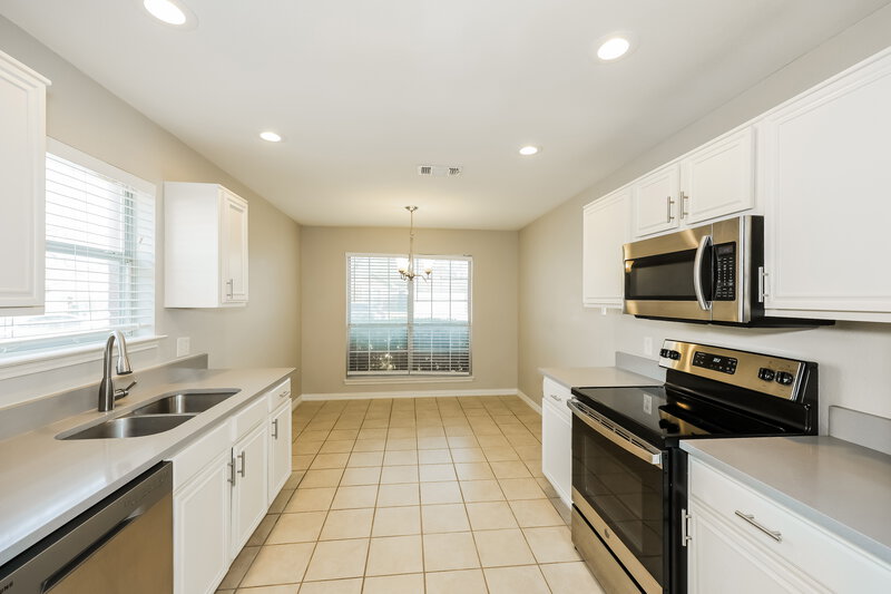 1,725/Mo, 6417 Longmont Trail Fort Worth, TX 76179 Kitchen View