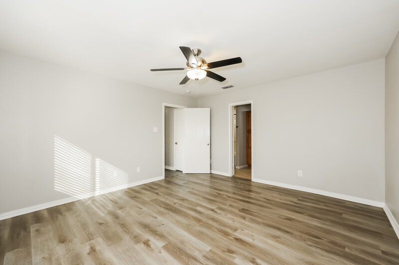 1,725/Mo, 6417 Longmont Trail Fort Worth, TX 76179 Main Bedroom View 2