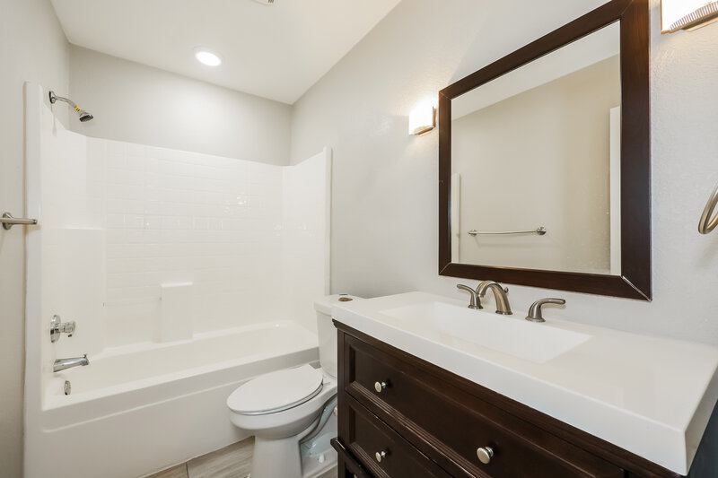 1,725/Mo, 6417 Longmont Trail Fort Worth, TX 76179 Bathroom View