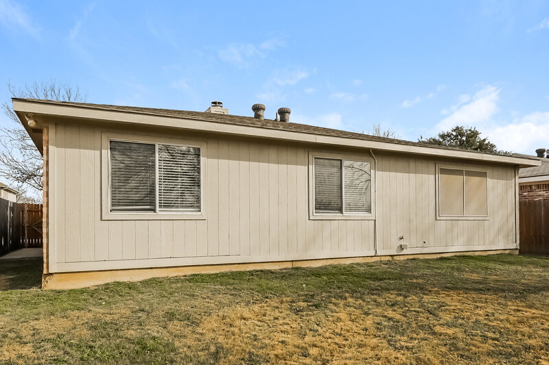 1,725/Mo, 6417 Longmont Trail Fort Worth, TX 76179 Rear View