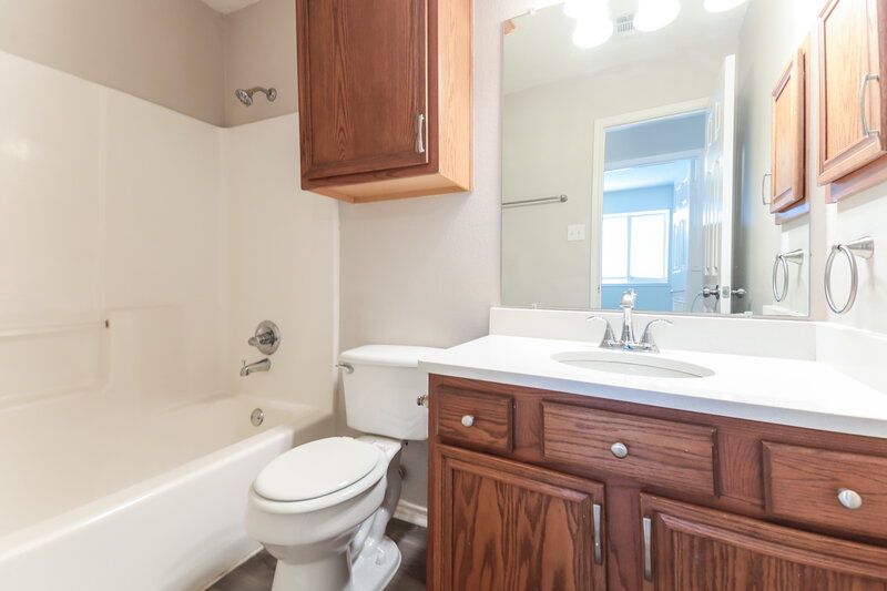1,700/Mo, 1705 Green Terrace Dr Royse City, TX 75189 Bathroom View