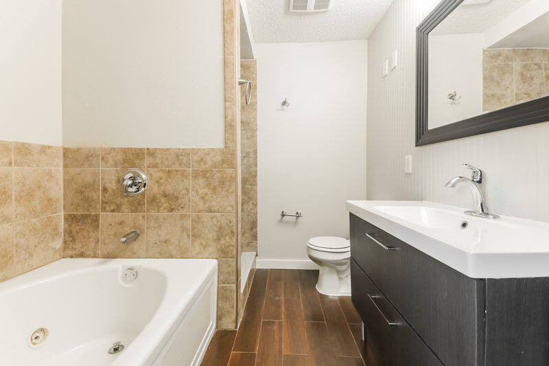 2,680/Mo, 903 Post Oak Trail Anna, TX 75409 Main Bathroom View