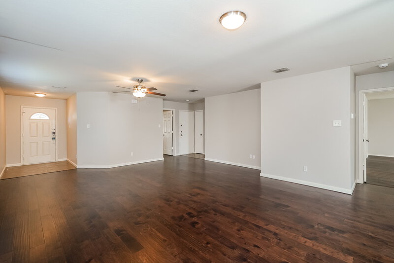 1,750/Mo, 1708 Diamond Lake Trail Justin, TX 76247 Living Room View