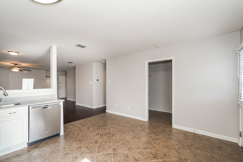 1,750/Mo, 1708 Diamond Lake Trail Justin, TX 76247 Dining Room View