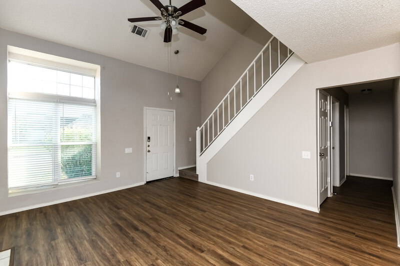 2,095/Mo, 2500 Creekwood Ln Fort Worth, TX 76123 Living Room View 3